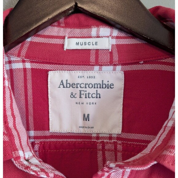 Abercrombie Fitch Size Medium Mens Plaid Shirt Red Check Muscle Fit AF Button - Picture 2 of 7